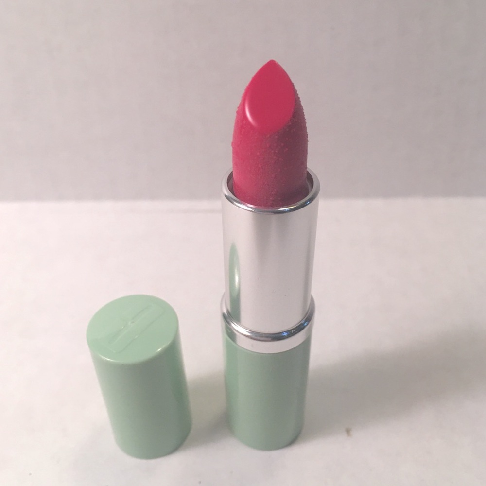 Clinique Lipstick in Matte Magenta